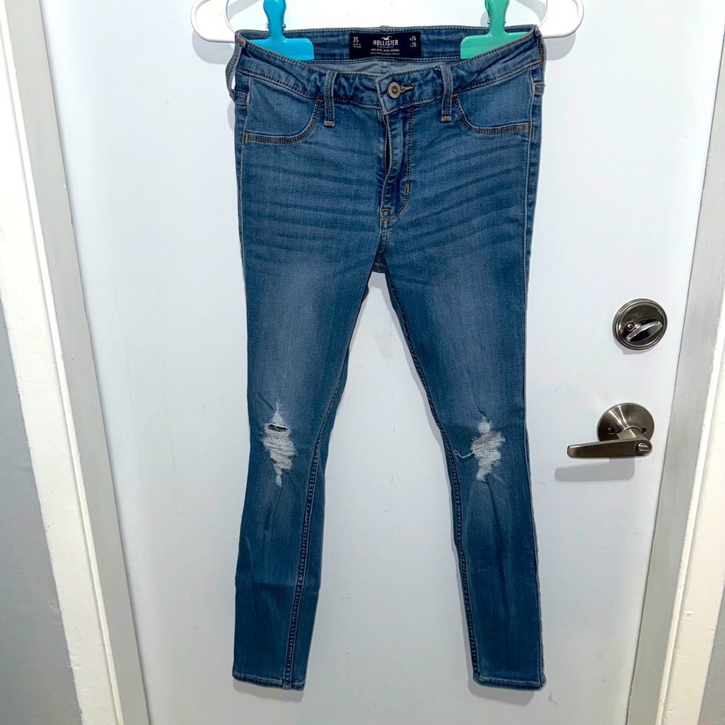 Hollister Destroyed Jeans